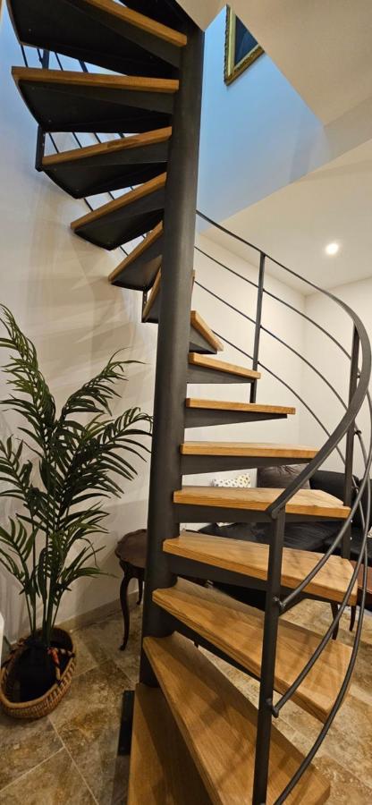 Bel & Ancien Appartement T3 Renove Dans Sartene Exterior foto